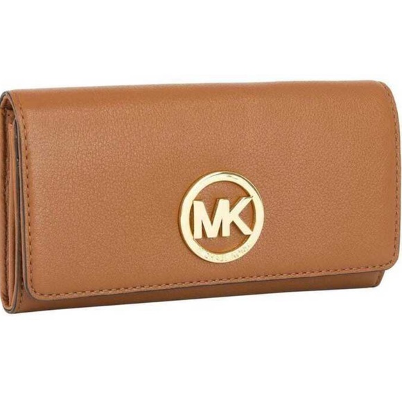 Michael Kors Handbags - NWOT!! Michael Kors Fulton Carryall Luggage Genuine Leather Wallet
